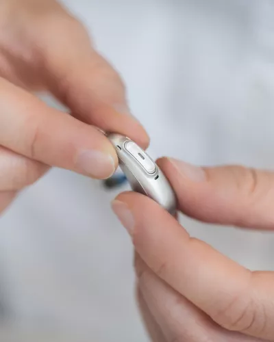 C’est quoi un appareil auditif avec le système Cros, BiCros ou TiCros ? Fonctionnement et remboursement