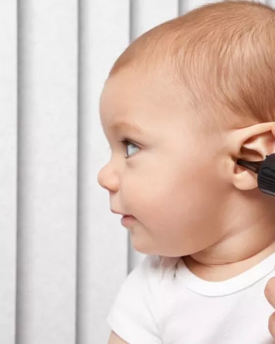 Audition à la naissance : test, suivi, prise en charge de bébé